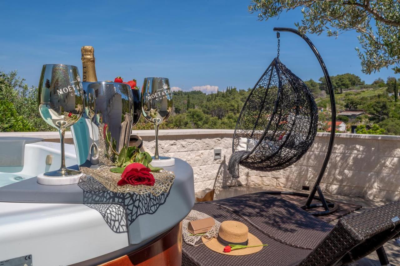 Uniquely Designed Villa Ivana With Outdoor Jacuzzi Nearby The Pebble Banje Beach At The Island Of Solta Rogač エクステリア 写真