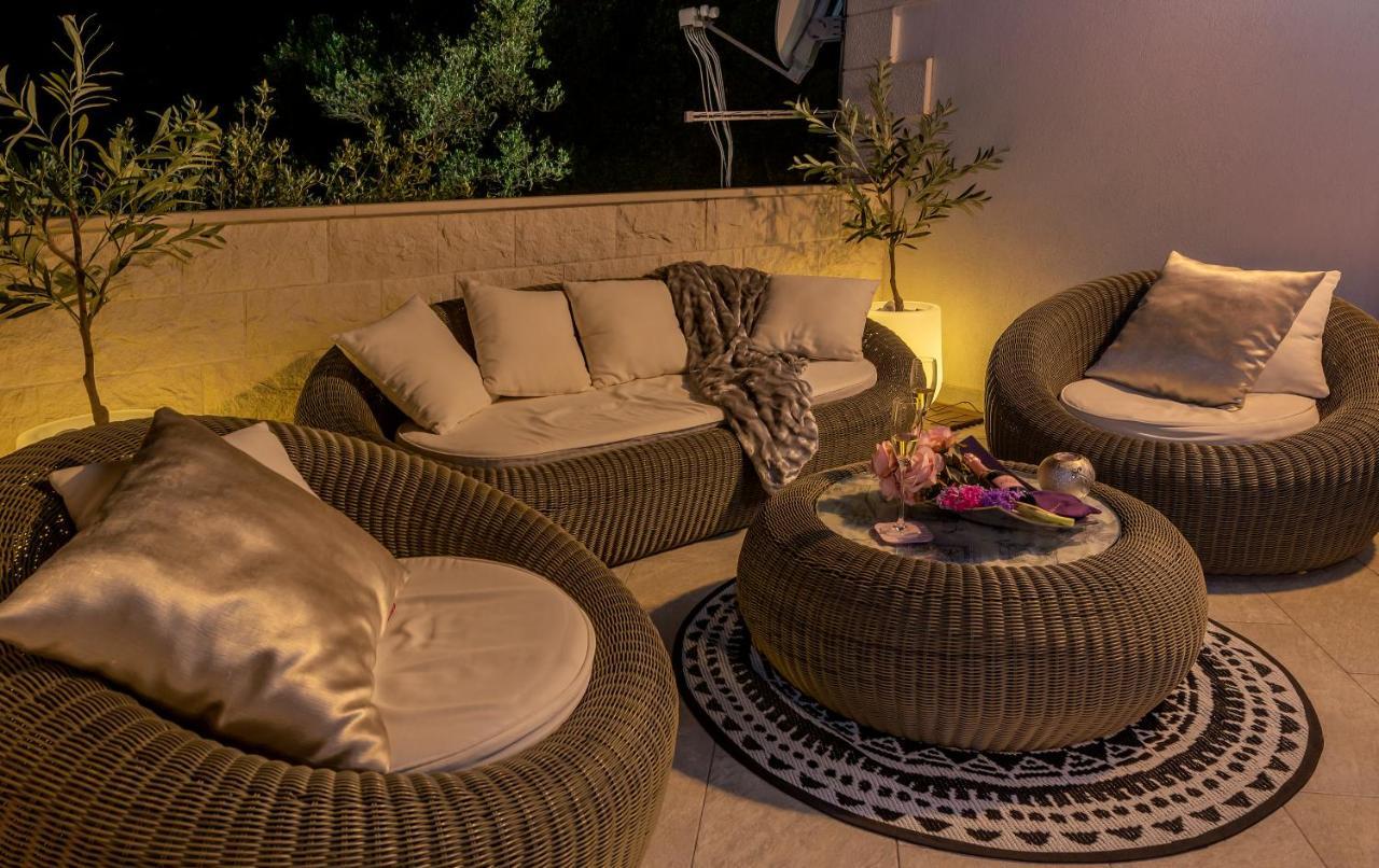 Uniquely Designed Villa Ivana With Outdoor Jacuzzi Nearby The Pebble Banje Beach At The Island Of Solta Rogač エクステリア 写真