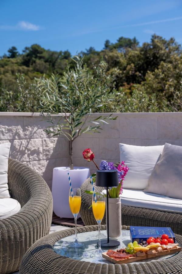 Uniquely Designed Villa Ivana With Outdoor Jacuzzi Nearby The Pebble Banje Beach At The Island Of Solta Rogač エクステリア 写真