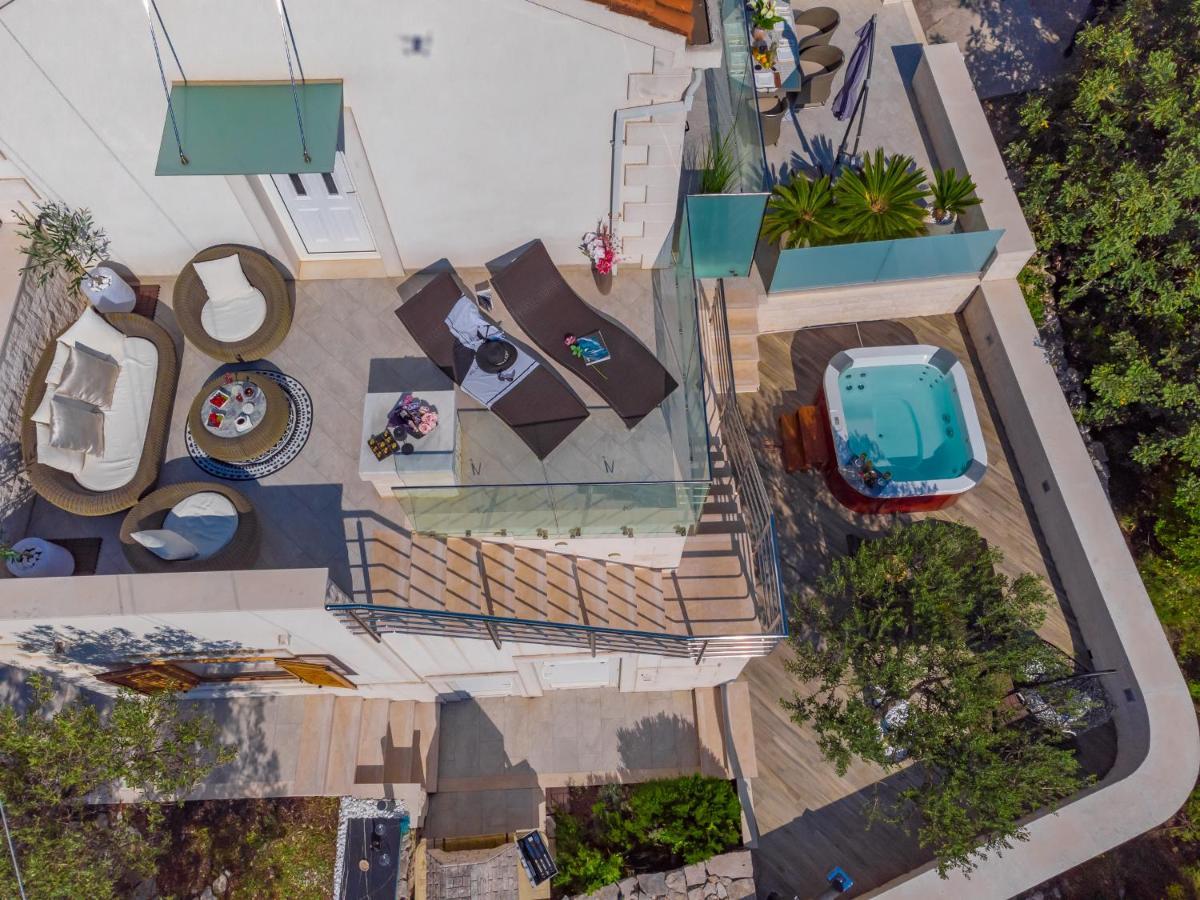 Uniquely Designed Villa Ivana With Outdoor Jacuzzi Nearby The Pebble Banje Beach At The Island Of Solta Rogač エクステリア 写真