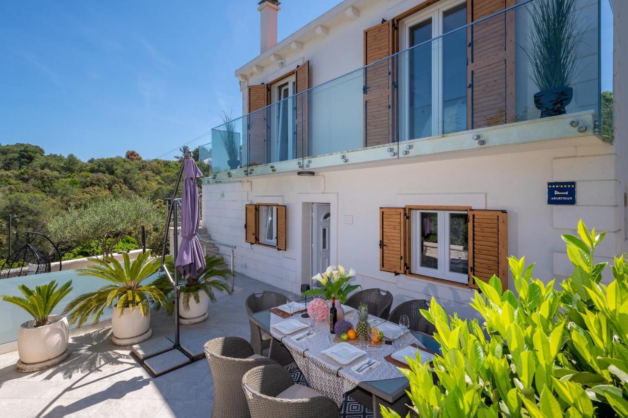 Uniquely Designed Villa Ivana With Outdoor Jacuzzi Nearby The Pebble Banje Beach At The Island Of Solta Rogač エクステリア 写真